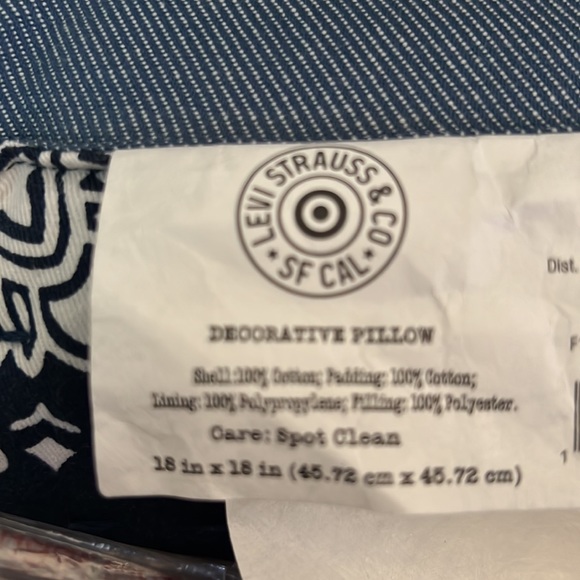 Levi’s bandana pillow mix Red /Navy - Picture 11 of 11